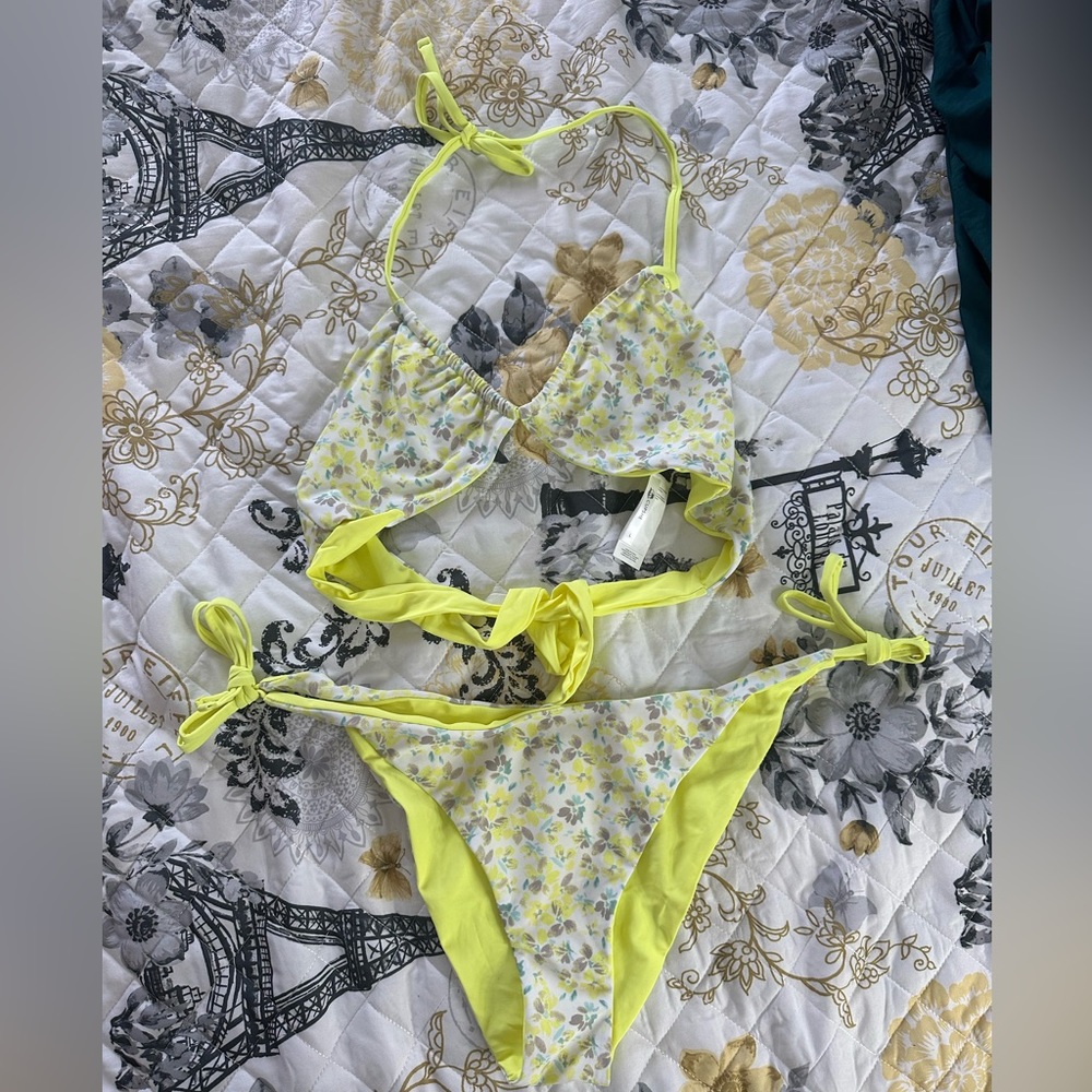 Itsy Ditsy Reversible Bandeau ( Large) And Extra Cheeky (XL) Hipster Set